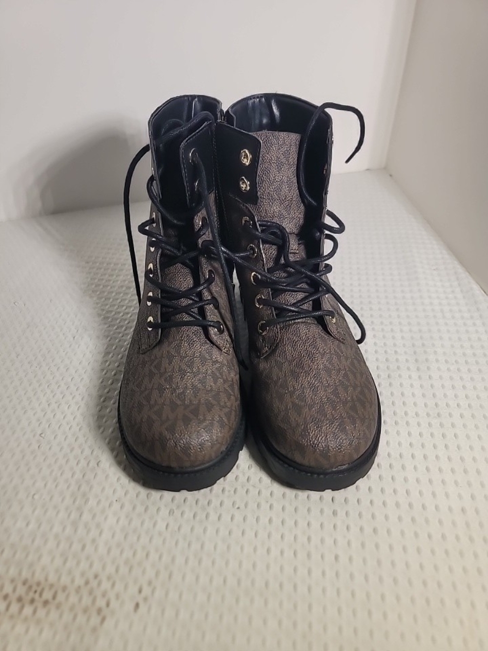 Michael Kors Black Suede Logo Insole Shoe - Picture 9 of 9